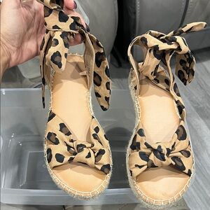 Old Navy Tan and Black Espadrille Sandals